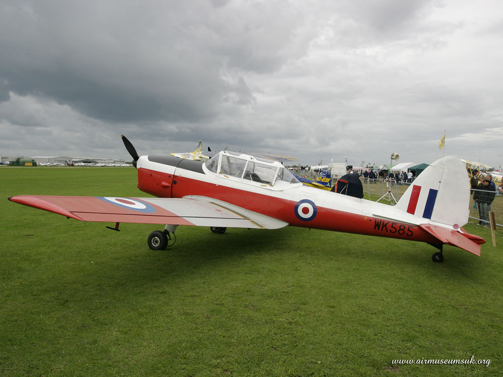 028 De Havilland DHC.1 Chipmunk WK585 G-BZGA