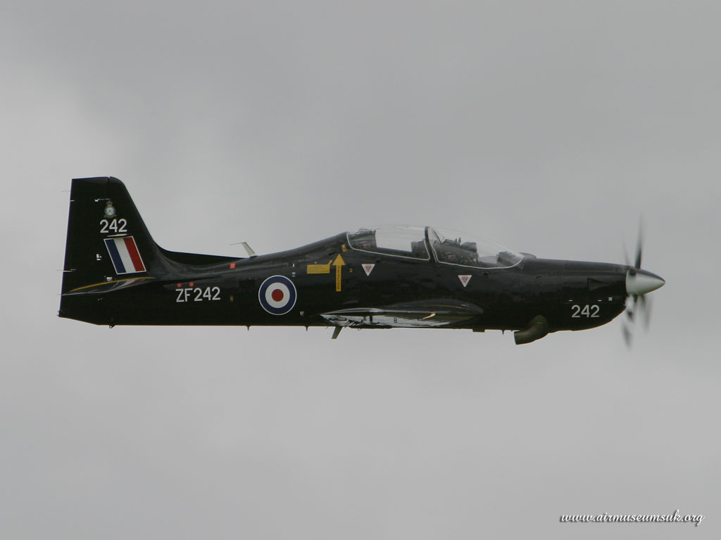 081 Shorts Tucano T.1 ZF242